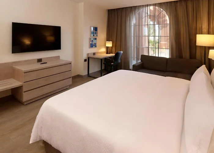 Holiday Inn Express Monterrey Galerias-San Jeronimo By Ihg